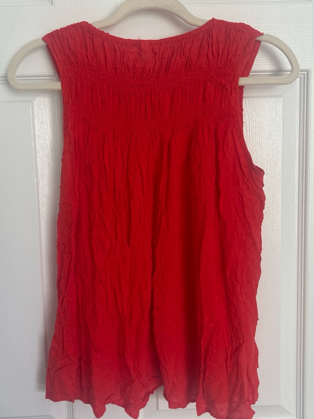 GAP Women’s Red Sleeveless Smocked Tank Top Size Small